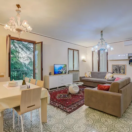 فيلة Alberti 900m From Garda سالو