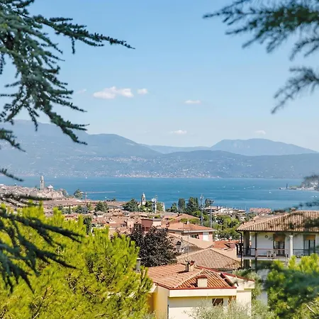 Alberti 900m From Garda سالو