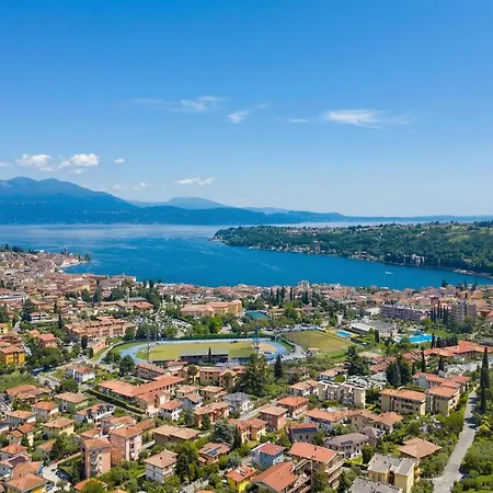 Alberti 900m From Garda سالو